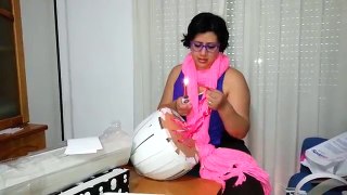 Como elaborar una Piñata de Hello Kitty - Liandolas (How to make an Hello Kitty Piñata)