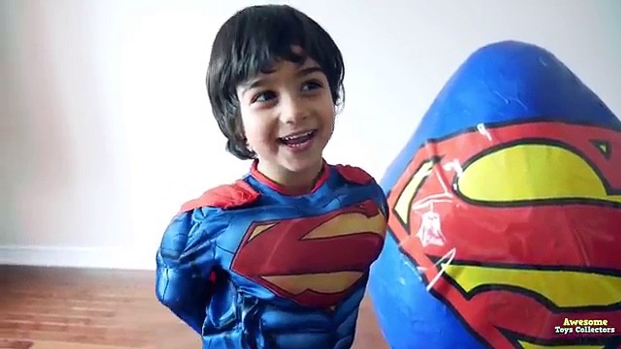 GIANT EGG SURPRISE OPENING Batman vs Superman Toys Kids Video SURPRISE TOYS Awesome Toys Collectors