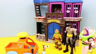 Mickey Mouse Policeman with Batman and Buzz Lightyear with Ninja Turtles Order Pizza from Goofy