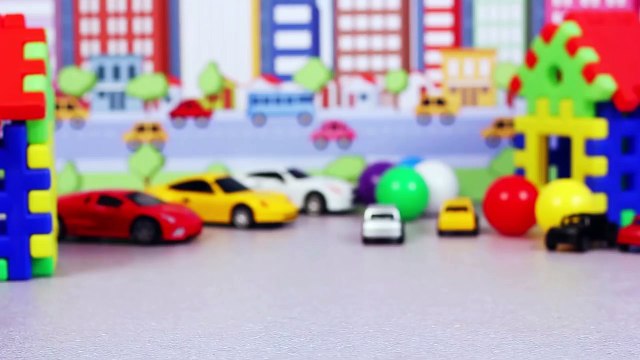 Мультфильм про полицейские машинки. Кто потерял колесо? Полицейские машины всегда на страже порядка