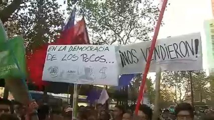 A drága egyetemi díjak ellen tüntettek