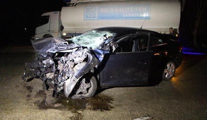 Kamyonla çarpışan otomobildeki 2 kişi öldü, 1 kişi yaralandı