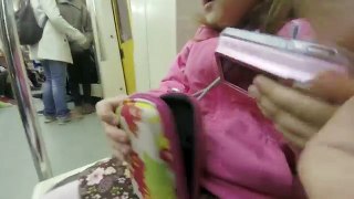 Нина впервые в метро ВИДЕО ДЛЯ ДЕТЕЙ Like Nina
