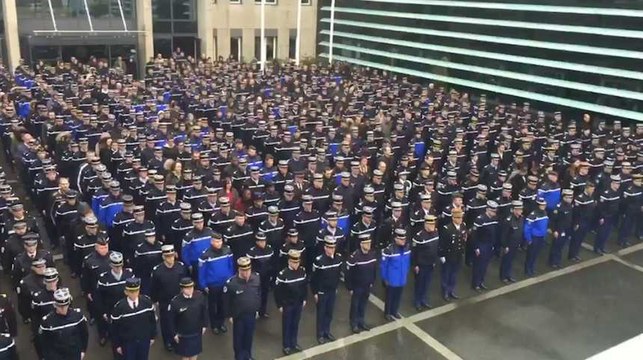 Les images de la minute de silence en hommage à Arnaud Beltrame
