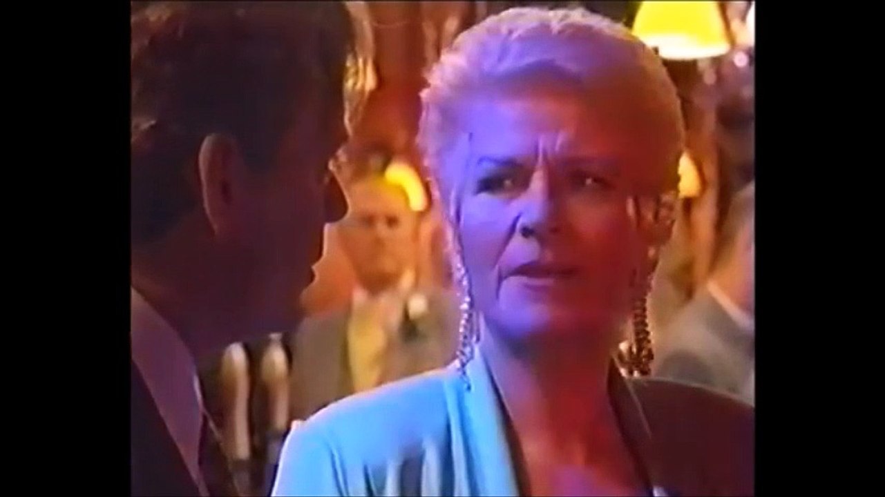 EastEnders - Melanie and Ian kiss (1st April 1999)