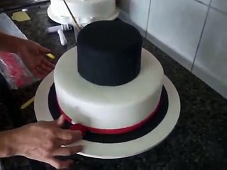 bolo pasta americana vermelho e preto_bellbolos