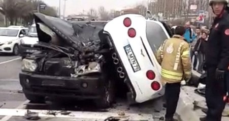 Lüks Spor Otomobil Sahil Yolunu Birbirine Katmıştı! O Anın Görüntüleri Ortaya Çıktı