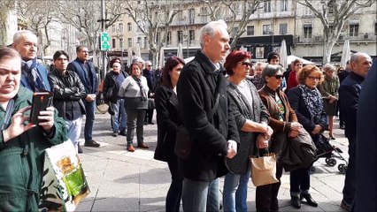 Minute silence Avignon pour les victimes des attentats