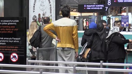 Eski basketbolcu havalimanında yaşıyor - İSTANBUL