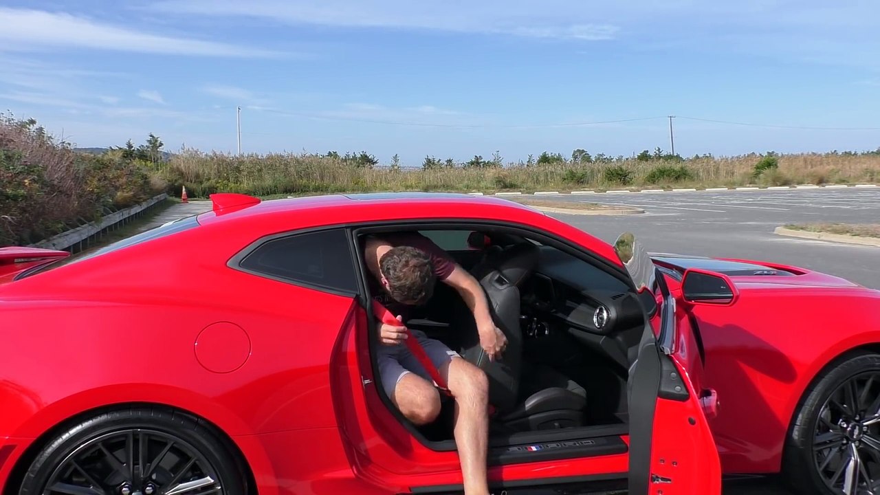 The 2017 Chevy Camaro ZL1 Is an Amazing Bargain For $65,000