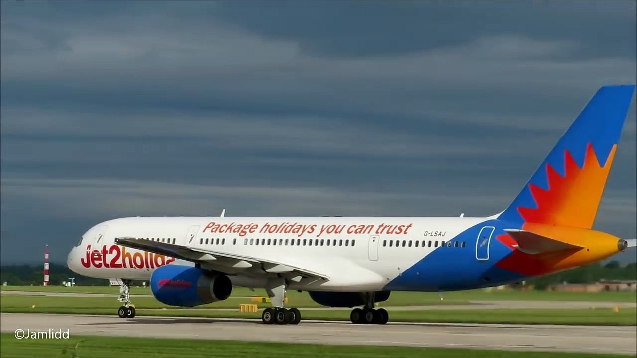 8 Very Close Takeoffs & Landings: 777, A380, 787, 747, A330, 767, 757 Manchester Airport