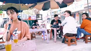 Cả quán trà đá phải bất ngờ với giọng hát của cô ấy I Hỏi Thăm Nhau Cover by Nhàn Thanh