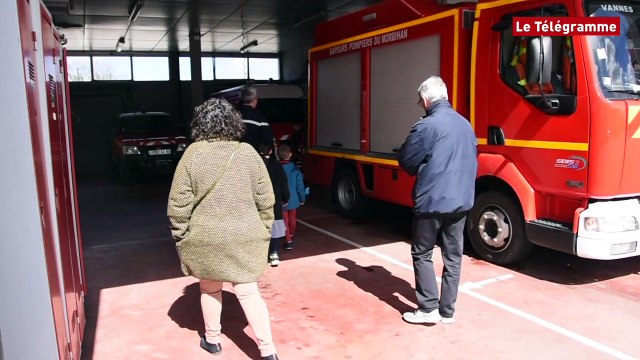 Vannes. Après l'incendie, les enfants visitent le centre de secours