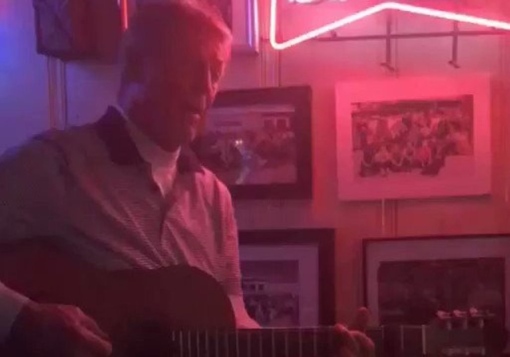 Tennessee Titans Coach Dick LeBeau Moonlights as Dive Bar Performer in Nashville