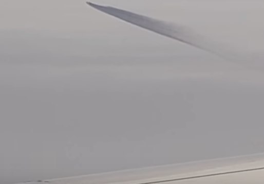 UFO Appears Over the Aegean Sea During Flight to Athens