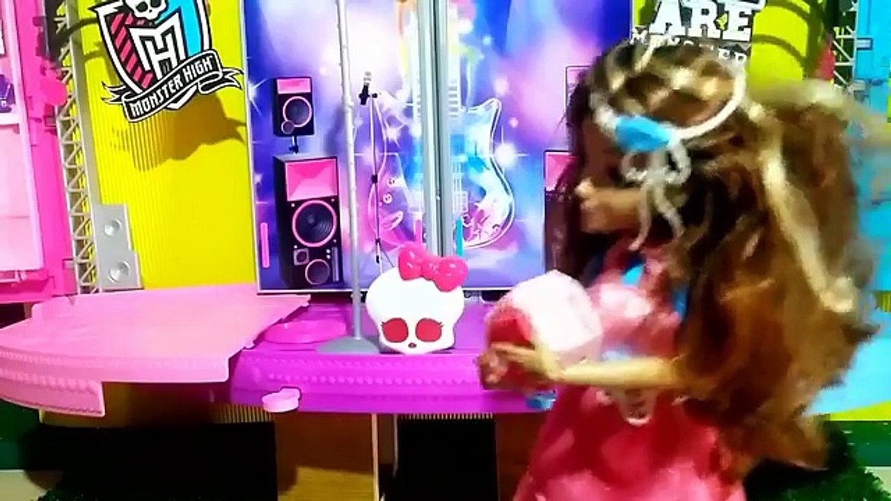 Novela Descendentes - A Hora do Show! Capítulo #25 Peter Toys