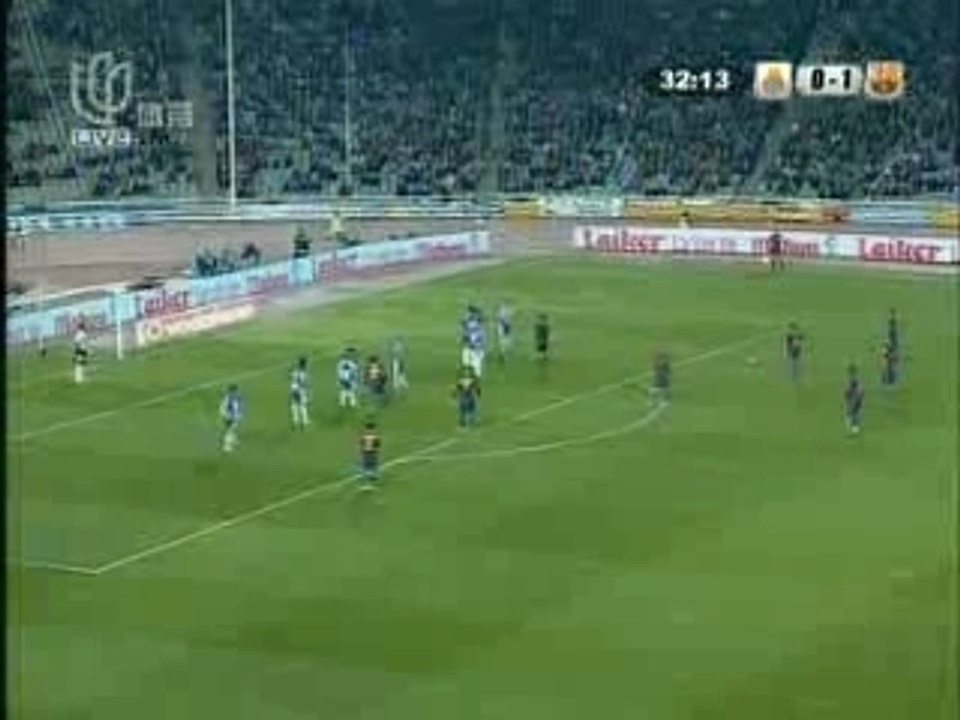 Tiro al palo de Xavi y Bojan