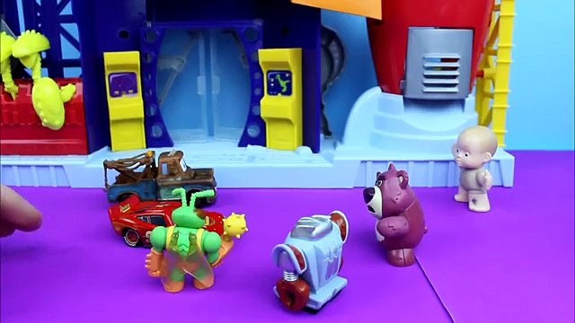 Disney Pixar Cars Lightning McQueen & Mater go Toy Story Pizza Planet Woody & Buzz Lightyear