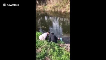 88-year-old retired soldier jumps into river to rescue toddler