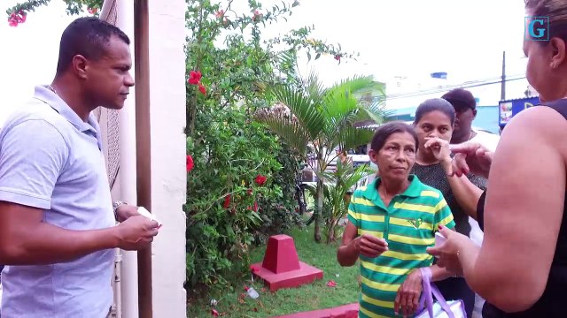 Pessoas enfrentam longas filas em Jacaraípe