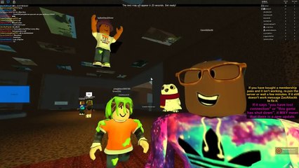 Roblox Adventures - BUILD A HOUSE TO SURVIVE THE FLOOD! (Tsunami House)