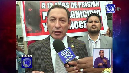 Representantes de policías enjuiciados por el 30S piden se revean sus casos