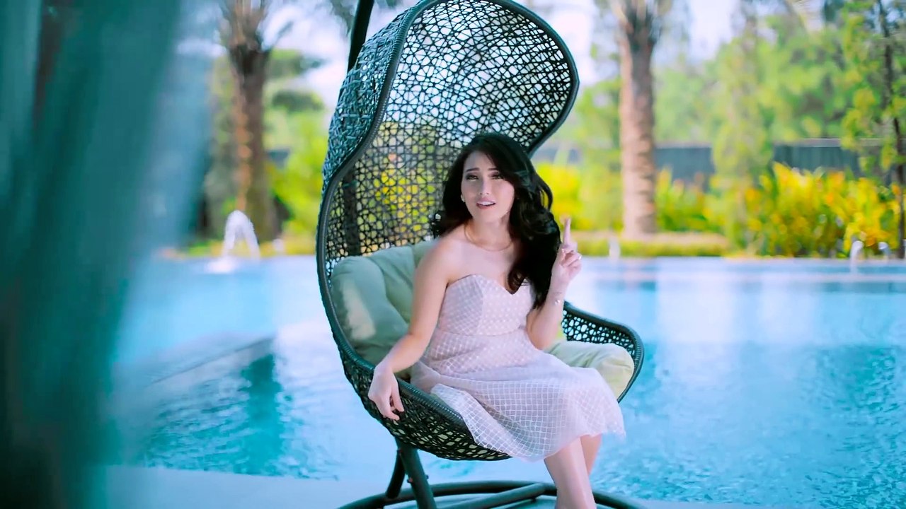 Ayu Ting Ting - Mikirin Kamu [Official Music Video]