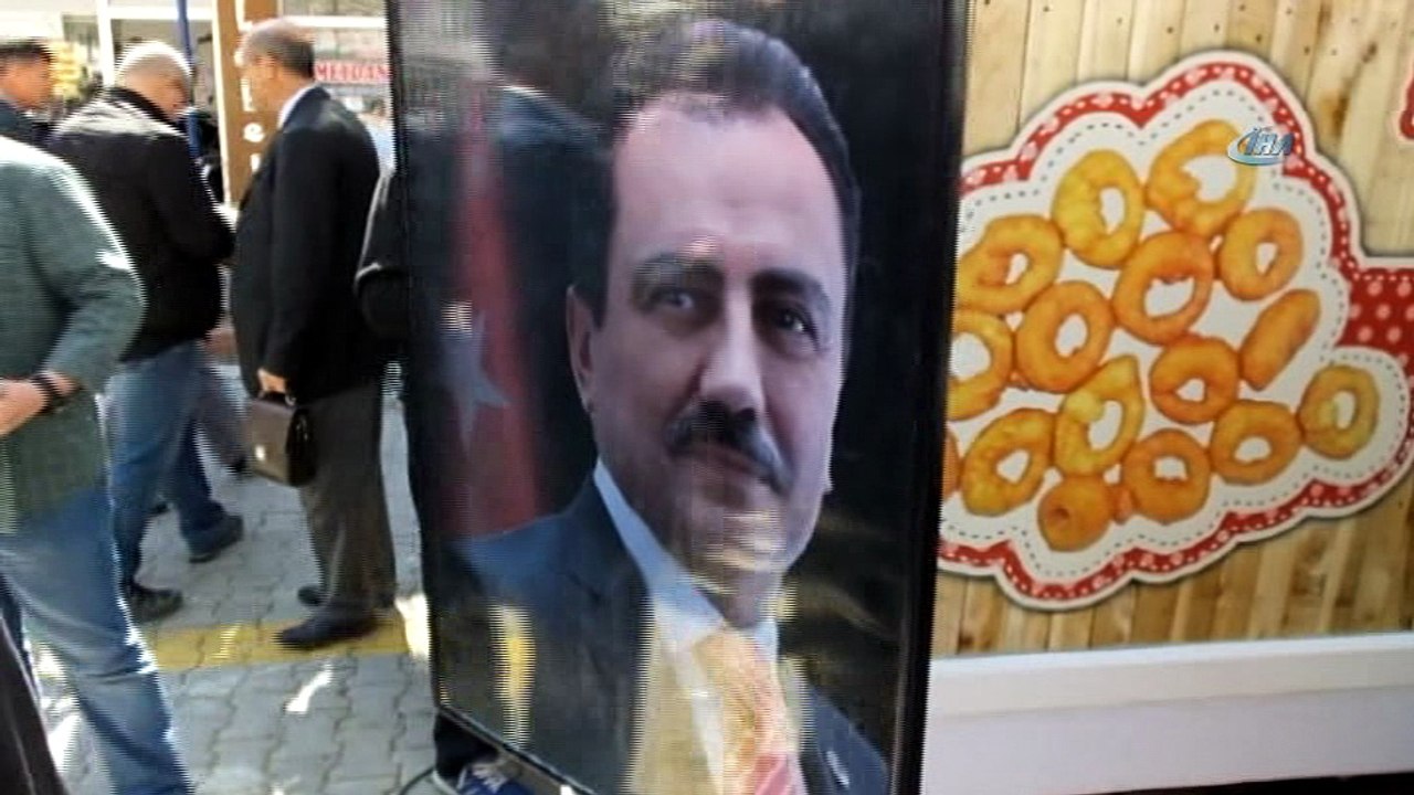 Burhaniye’de Muhsin Yazıcıoğlu için lokma hayrı düzenlendi