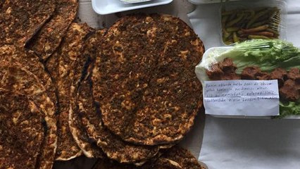 Parası Yetmeyen Öğrenciler Bedava Lahmacun İstedi, Lokantacının Yazdığı Not Olay Oldu!