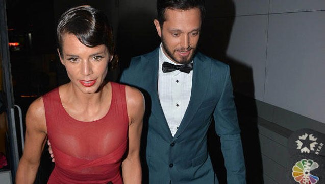 Tek Gecelik İlişki Yaşayabilirim Diyen Eliz Sakuçoğlu, Murat Boz'u Ünlü Oyuncu ile Aldatmış