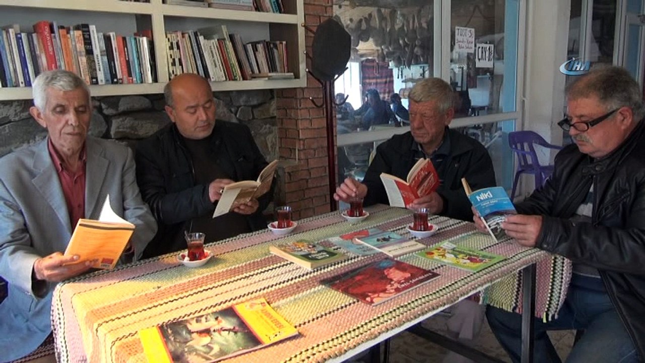 Bu kahvede kitap okuyana, çay ücretsiz