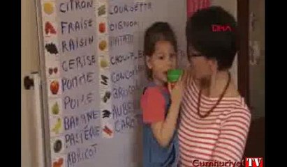 Maya 4 yaşında 6 dil biliyor