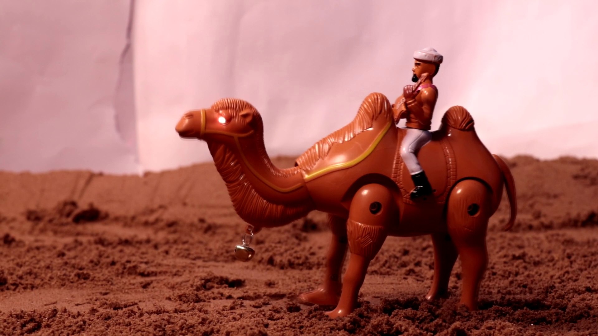 DESERT HERO CAMEL- Walking, Dancing & Musical Camel,Hands of Man Swings,Tail of camel swings