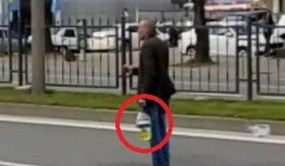 Yol ortasında kendini yakmak istedi