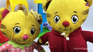 Daniel Tiger Baby Sister Toys & Potty Pretend Play w/ MOM | Daniel tiger neighborhood Full Episode !
