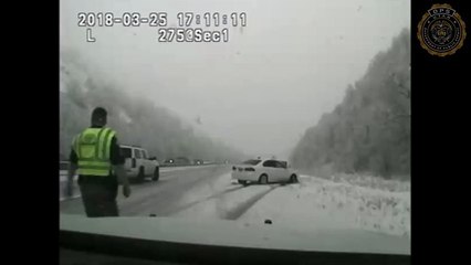 Policier en intervention heurté par une voiture dans l'Utah