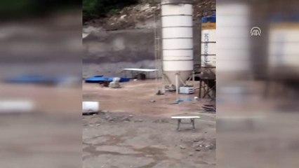 Şiddetli yağış taşkına neden oldu (2) - MERSİN