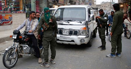 Münbiç'te Skandal Görüntüler! YPG'liler Kimlik Kontrolü Yaptı