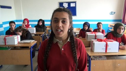 Öğrencilerden Afrin’deki Mehmetçik’e koliler dolusu mektup