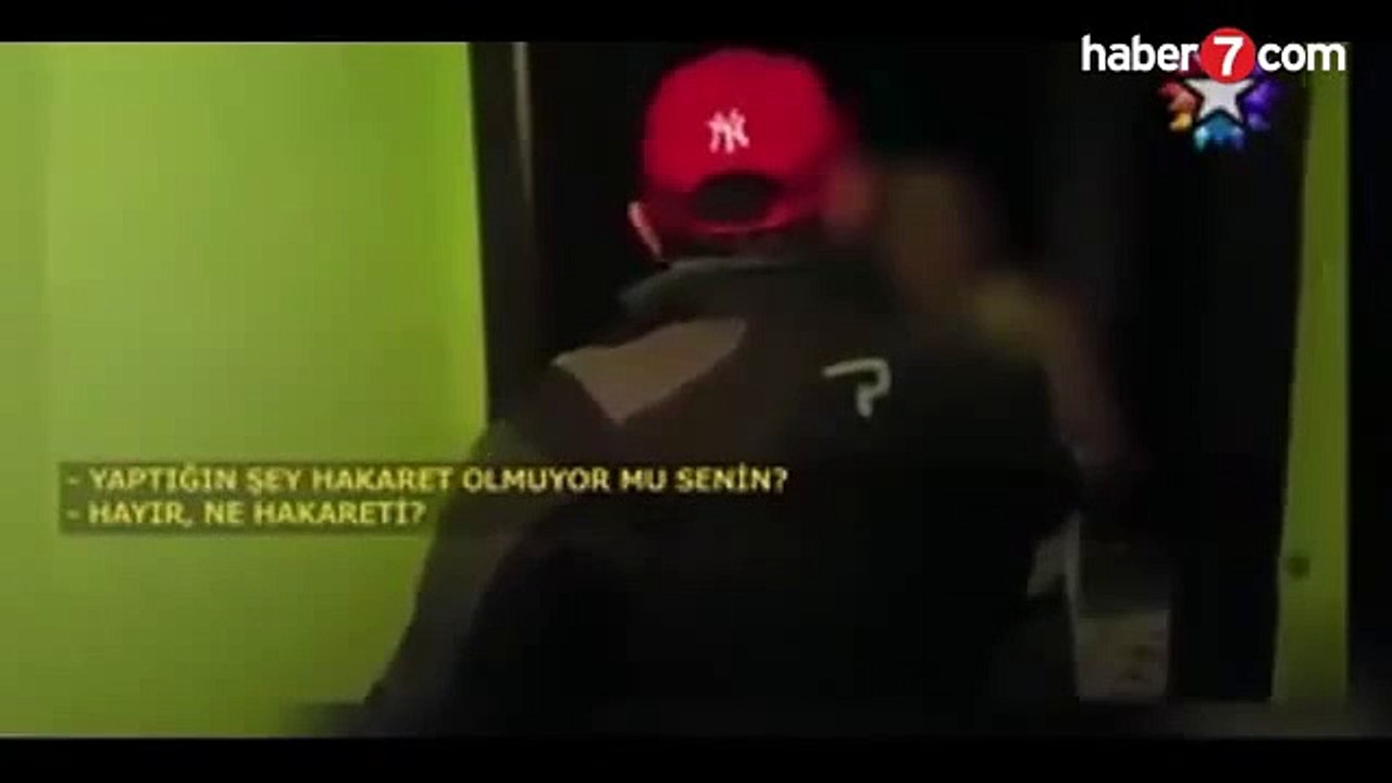 Sipariş notuna sinirlenen kurye müşterinin evini bastı