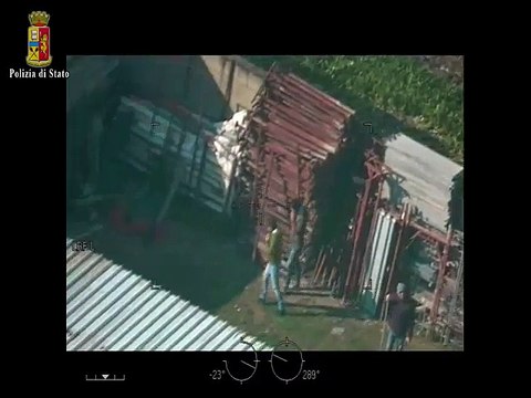 Andria: nascosti in un capannone armi, munizioni e un kalashnikov, arrestato 46enne per rapine