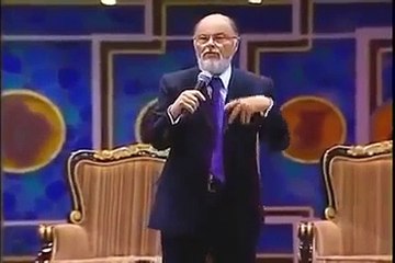 Edir Macedo durante culto Eu quero dinheiro! Muito dinheiro!