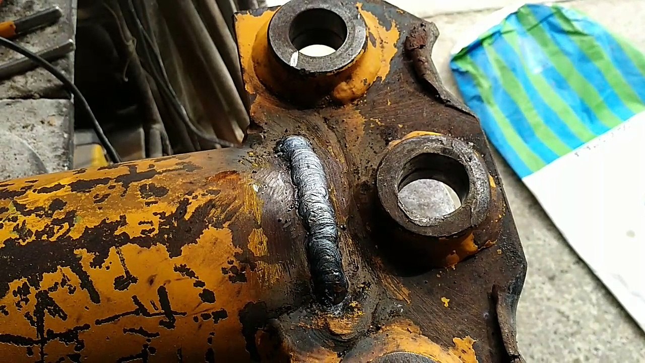 guida: come saldare ad elettrodo un pistone idraulico