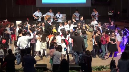 Kutsi, sahneyi çocuklarla paylaştı - MUĞLA