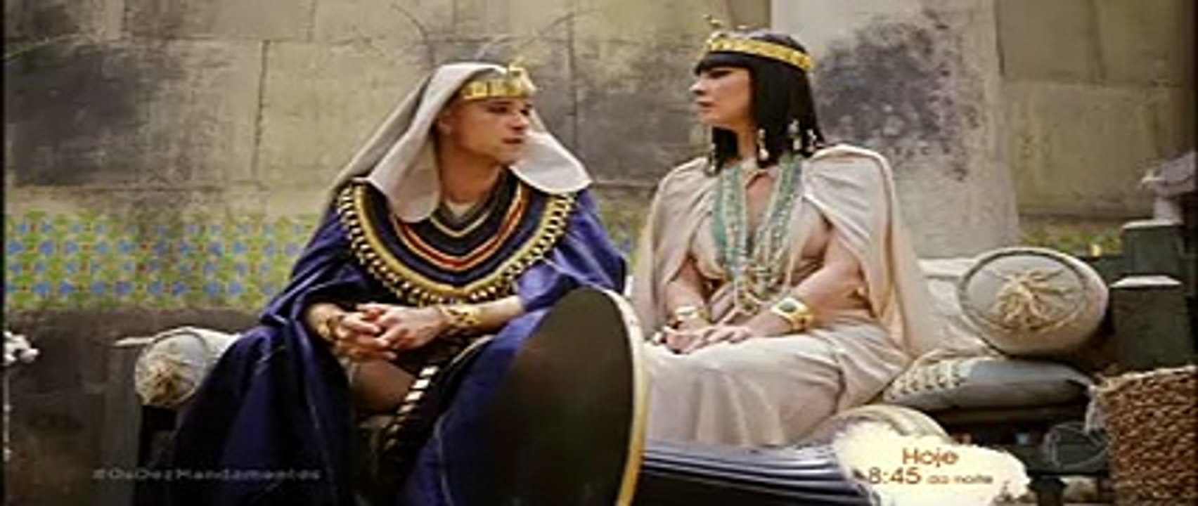 Os dez mandamentos (Capítulo Completo do dia 29/03/18) Moisés retorna a vila junto com mais hebreus com os cordeiros para a celebração da festa dos pães asmos e para concretizar o que o Senhor lhe disse que no décimo quarto dia do mês