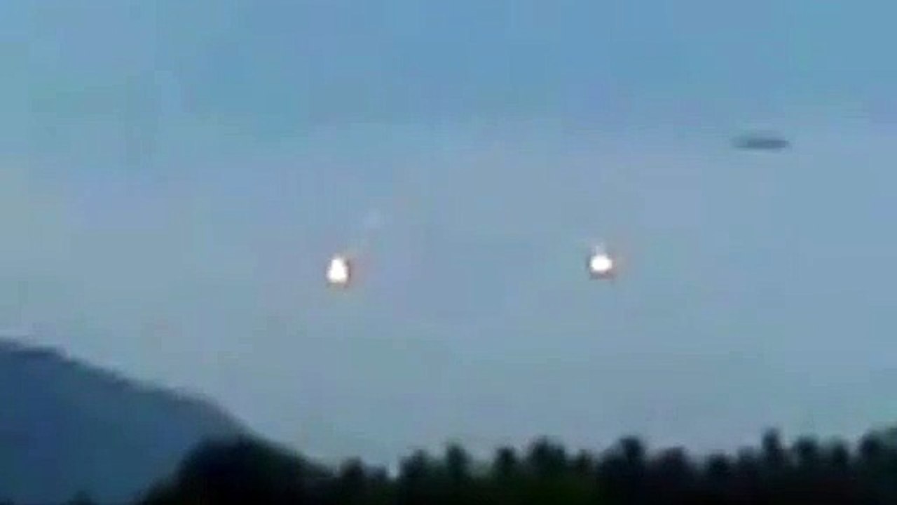 avistan OVNIS en formacion en la india