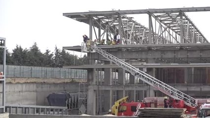 Spor Kompleksi İnşaatından Düşen 3 İşçi Yaralandı