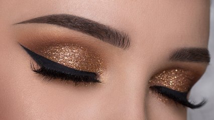 Comment (enfin) réussir son trait d’eye-liner ?