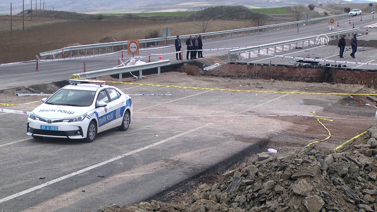Bayburt'ta iki araç menfez çukuruna düştü: 8 ölü, 4 yaralı