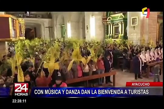 Arequipa: cientos de fieles escenificaron crucifixión de Jesús